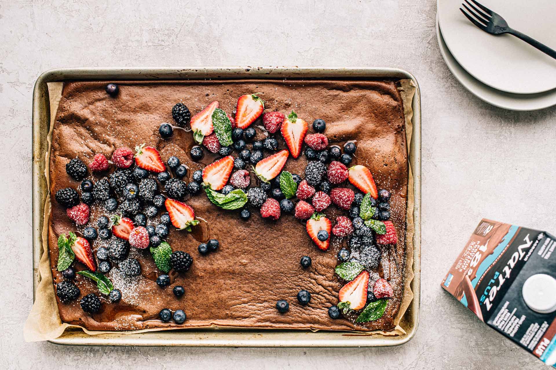 Gruau-frigo protéiné au chocolat, croustillant aux graines et fruits givrés Natrel Plus