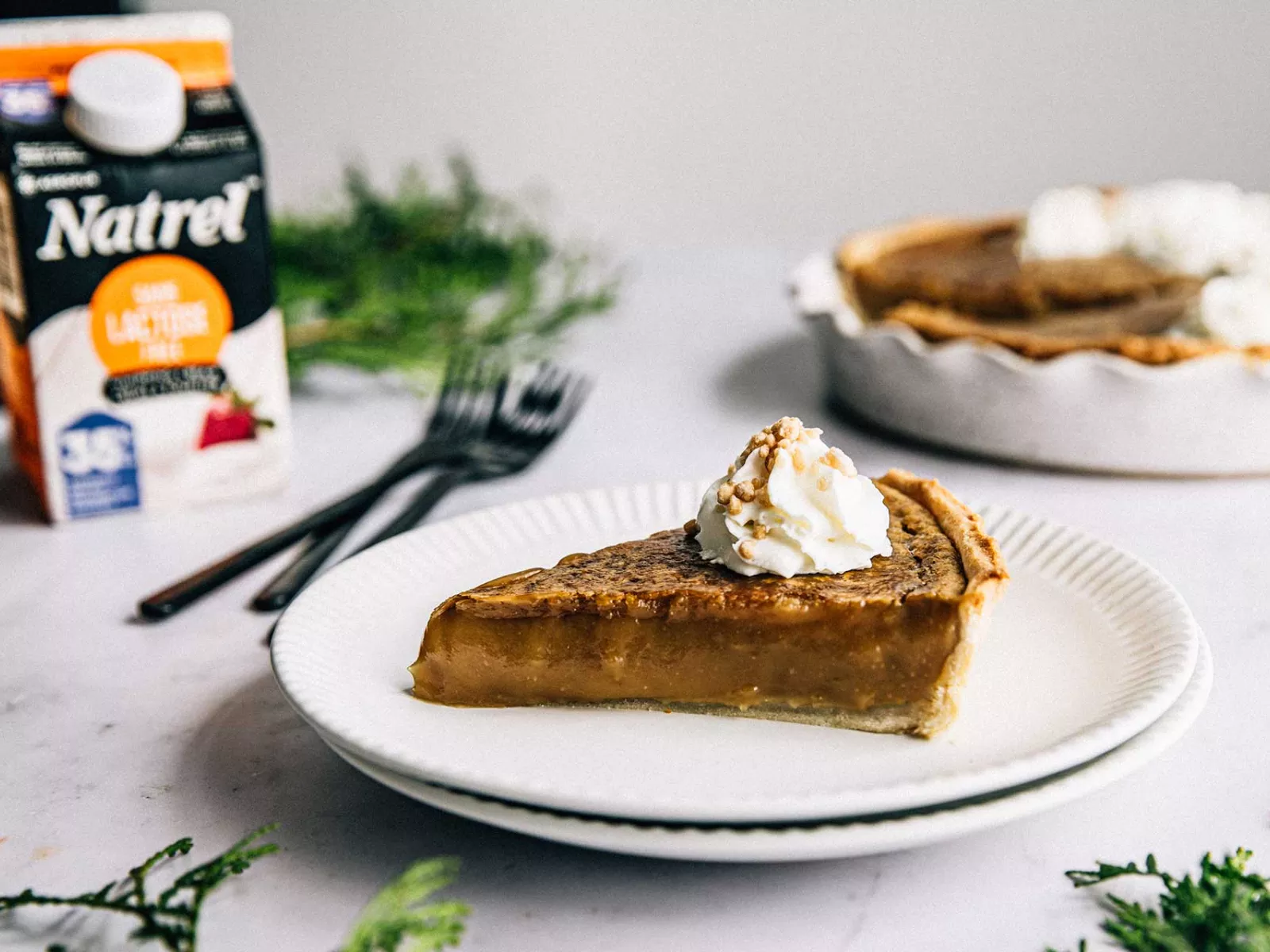 Tarte au sucre sans lactose et crème fouettée