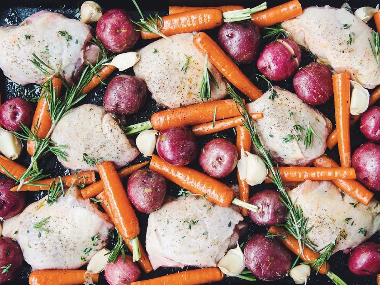 Chicken thigh tray bake with creamy gravy